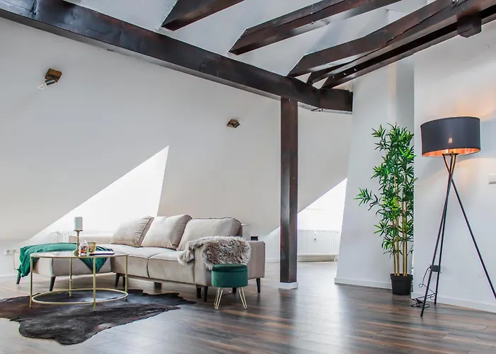City-Vibes & Altstadtflair In Der Fussgaengerzone Mit Parkplatz Und Home Office